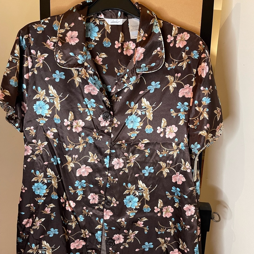 Two piece Pajamas satin for women M size - Picture 14 of 14